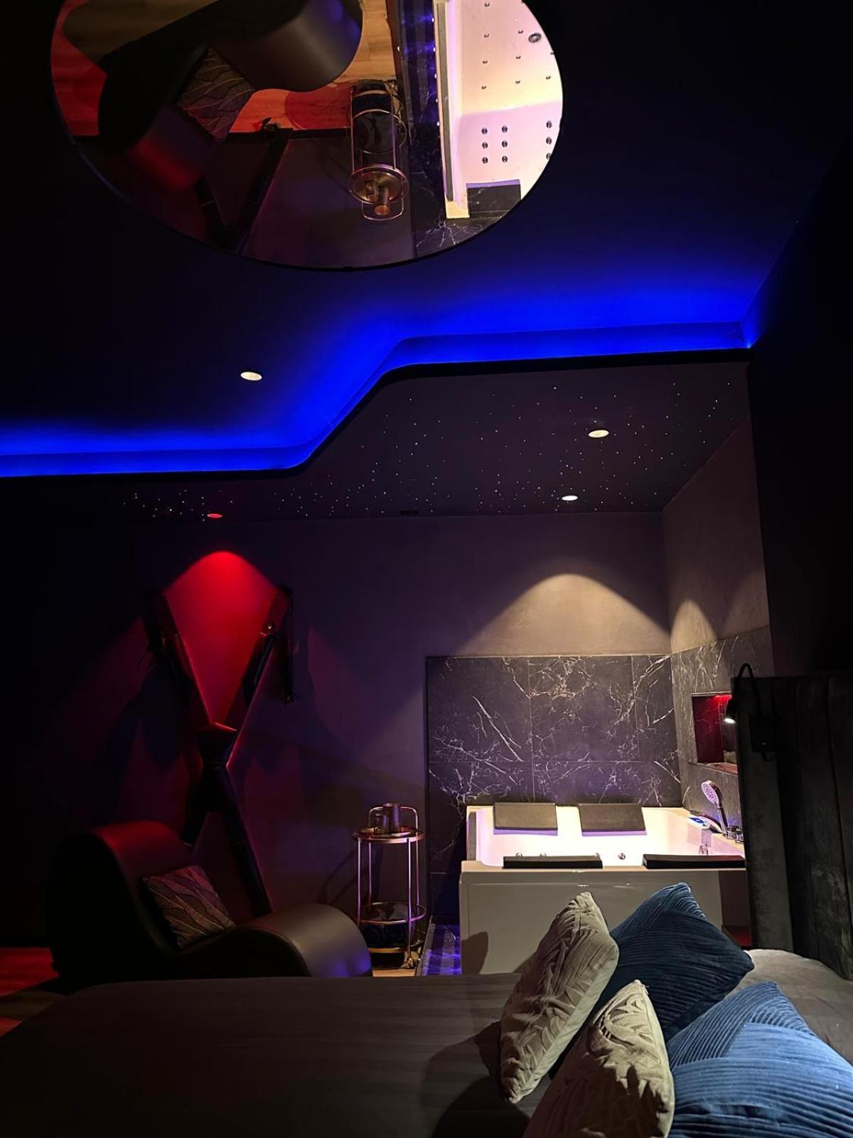 Loveroomxspa Bourg-Saint-Christophe Exterior photo