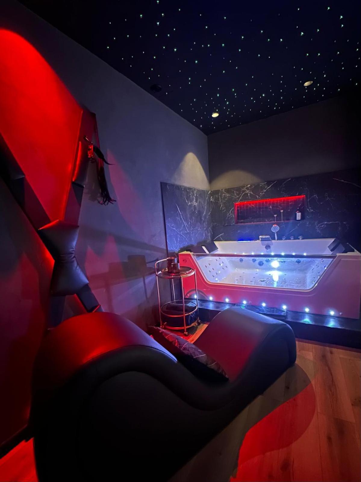 Loveroomxspa Bourg-Saint-Christophe Exterior photo