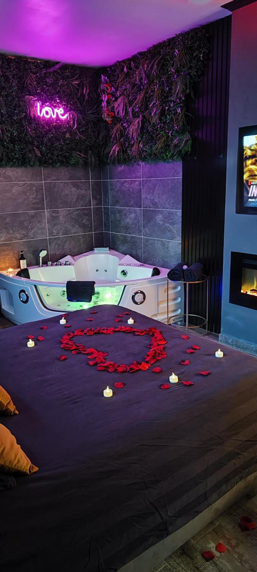 Loveroomxspa Bourg-Saint-Christophe Room photo