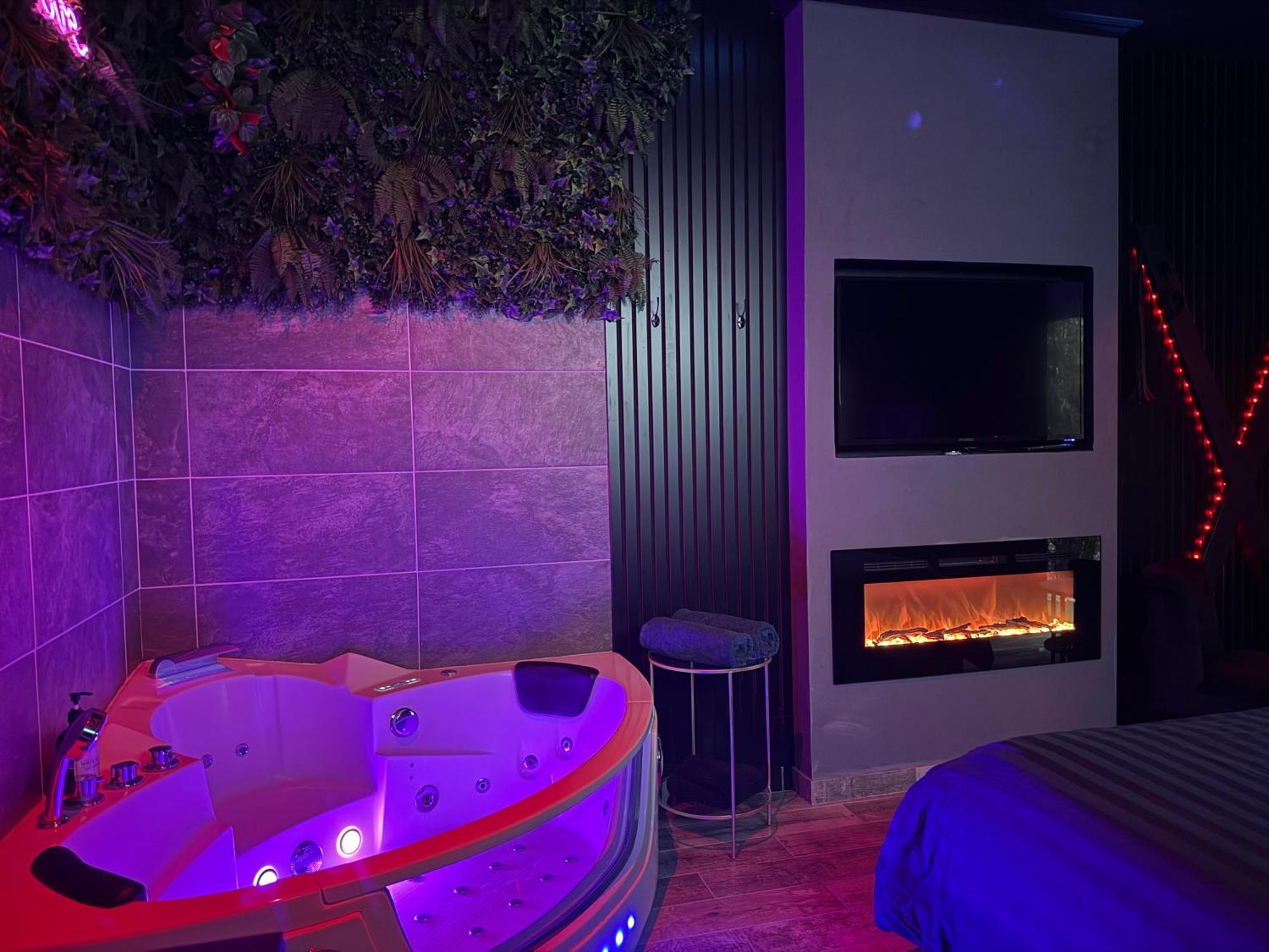 Loveroomxspa Bourg-Saint-Christophe Exterior photo